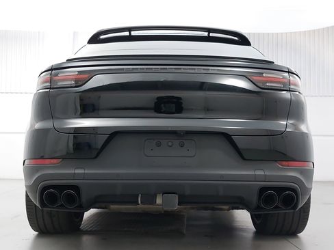 Used 2022 Porsche Cayenne E-Hybrid Coupe image 6