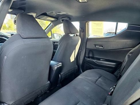 Used 2019 Toyota C-HR LE image 23
