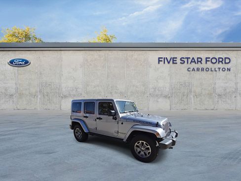 Used 2016 Jeep Wrangler Unlimited Rubicon w/ Connectivity Group image 2