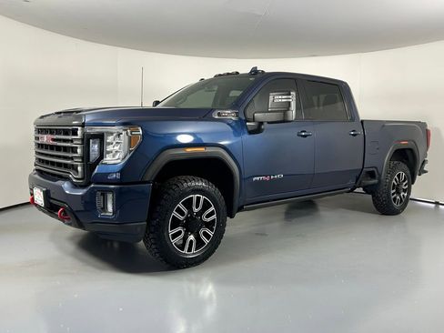 Used 2020 GMC Sierra 2500 AT4 w/ AT4 Premium Package AWD/4WD image 3