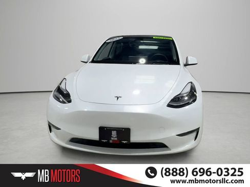 Used 2023 Tesla Model Y Long Range AWD/4WD image 2