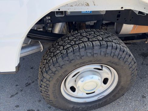 Used 2018 Ford F250 XL w/ Power Equipment Group image 8