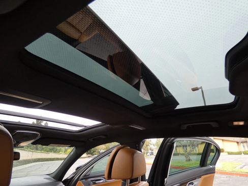 Used 2016 BMW 750i xDrive image 49