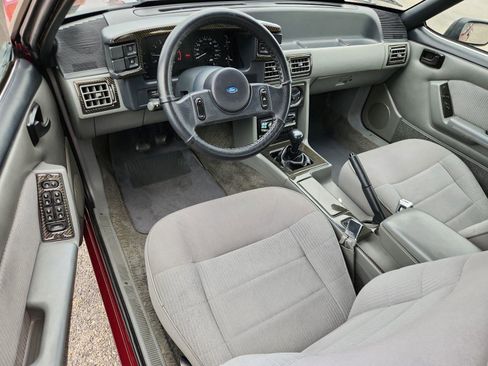 Used 1988 Ford Mustang LX RWD image 13