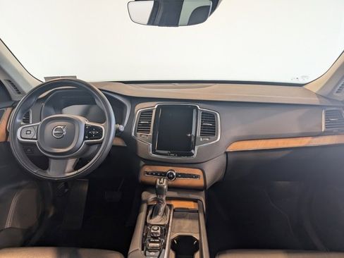 Used 2021 Volvo XC90 T6 Momentum w/ Climate Package image 15