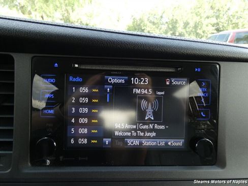 Used 2017 Toyota Sienna XLE FWD image 28