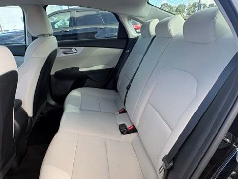 Certified 2023 Kia Forte LXS w/ LXS Technology Package image 9