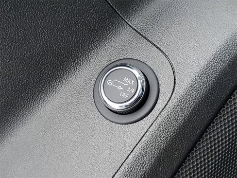 Used 2022 GMC Acadia SLE w/ Driver Convenience Package image 19