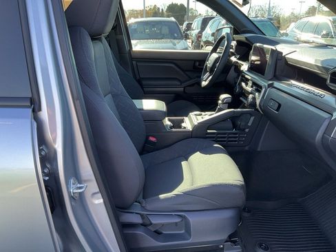 Used 2025 Toyota Tacoma SR5 image 19