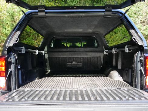 Used 2023 GMC Sierra 2500 SLE image 8