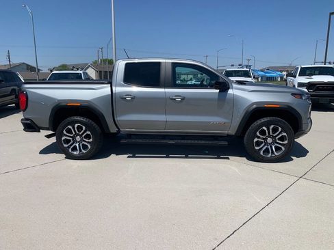 Used 2024 GMC Canyon AT4 w/ AT4 Premium Package AWD/4WD image 5