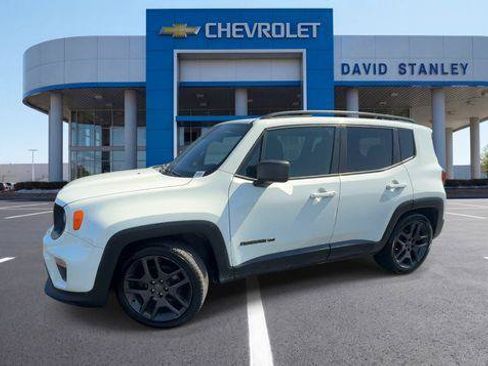 Used 2021 Jeep Renegade Latitude FWD image 4