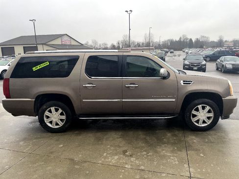 Used 2007 Cadillac Escalade ESV ESV w/ Information Package image 4