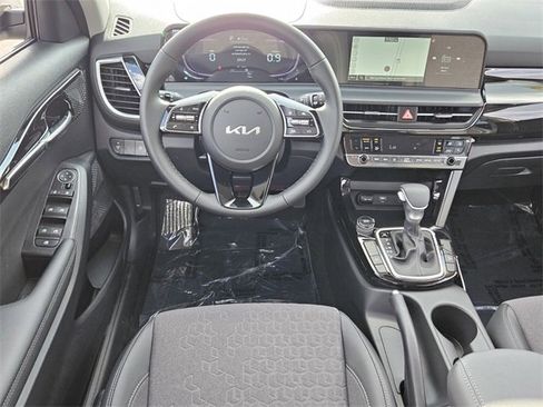 New 2026 Kia Seltos S image 6
