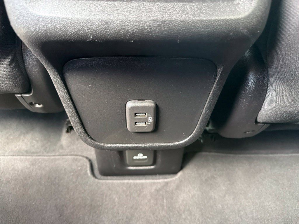 Used 2019 Chevrolet Equinox LT AWD/4WD image 18