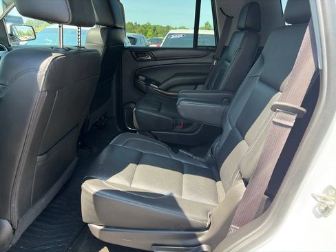 Used 2017 GMC Yukon SLT w/ Premium Edition AWD/4WD image 9