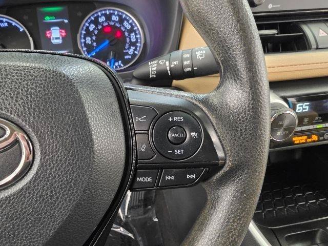 Used 2021 Toyota RAV4 XLE w/ Convenience Package AWD/4WD image 13