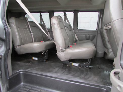 Used 2017 Chevrolet Express 2500 LS image 5