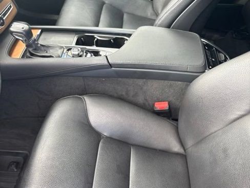 Used 2021 Volvo XC90 T6 Momentum w/ Advanced Package AWD/4WD image 31