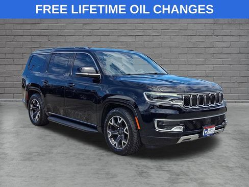 Used 2023 Jeep Wagoneer Series III w/ Preferred Equipment Group AWD/4WD image 1