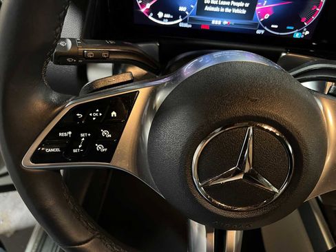 Certified 2025 Mercedes-Benz GLB 250 4MATIC image 24