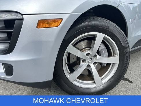 Used 2017 Porsche Macan AWD/4WD image 7