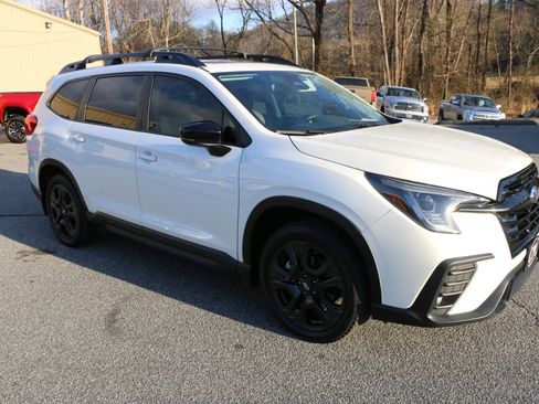 Used 2024 Subaru Ascent Onyx Edition image 10