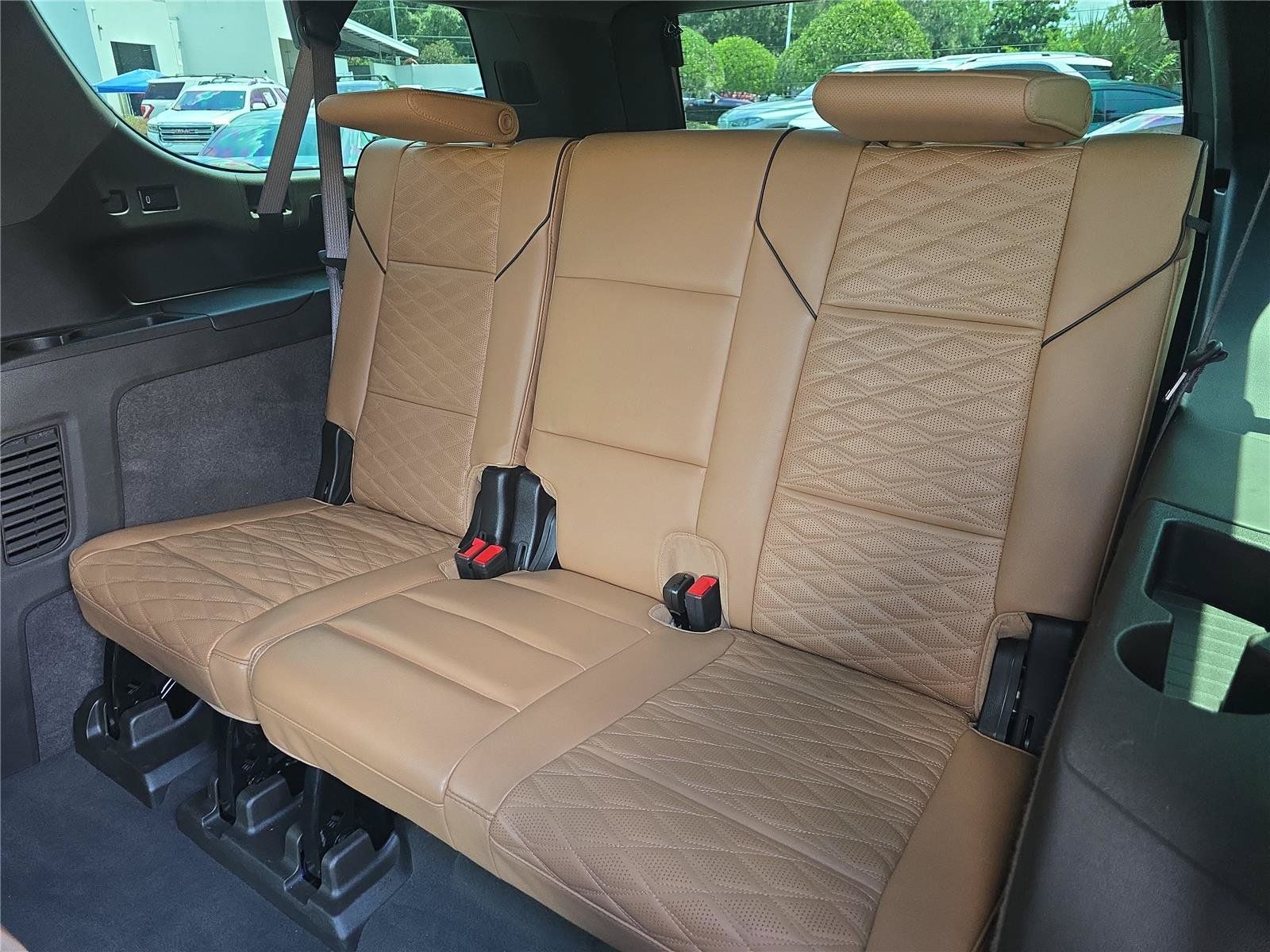 Used 2024 Cadillac Escalade ESV Sport w/ LPO, ONYX Package AWD/4WD image 11