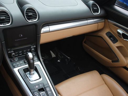 Used 2018 Porsche 718 Boxster image 34