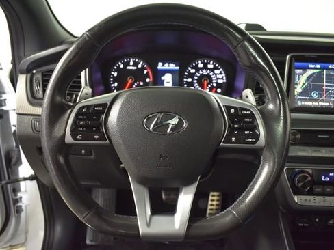 Used 2019 Hyundai Sonata Limited image 15