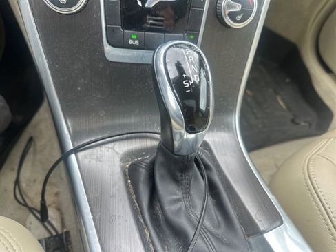 Used 2015 Volvo XC60 T6 AWD/4WD image 30