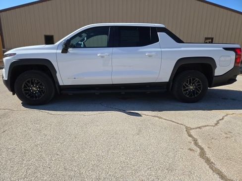 Used 2024 Chevrolet Silverado EV W/T AWD/4WD image 4