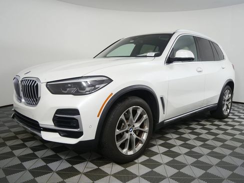 Certified 2022 BMW X5 xDrive40i w/ Premium Package AWD/4WD image 7