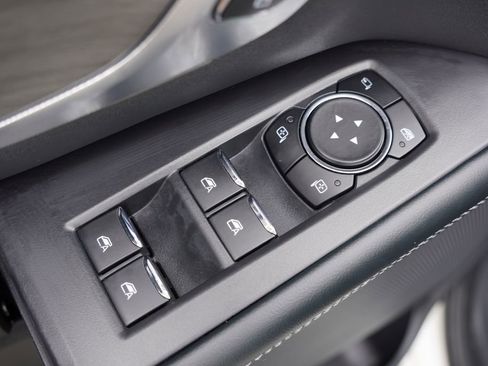 Used 2025 Ford Expedition Platinum image 26