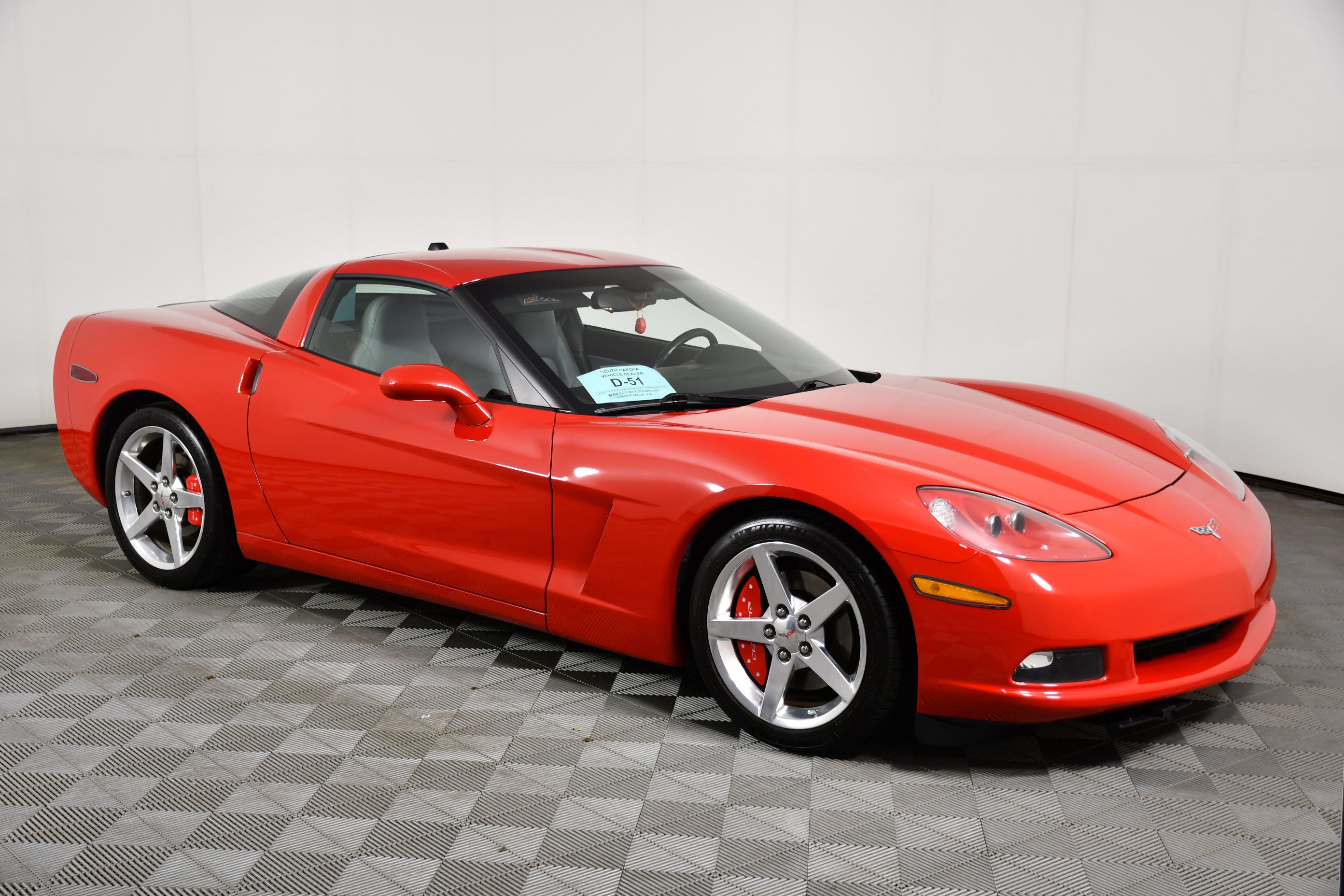 Used 2005 Chevrolet Corvette Coupe w/ Preferred Equipment Group RWD image 16