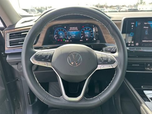 New 2025 Volkswagen Atlas SE image 17