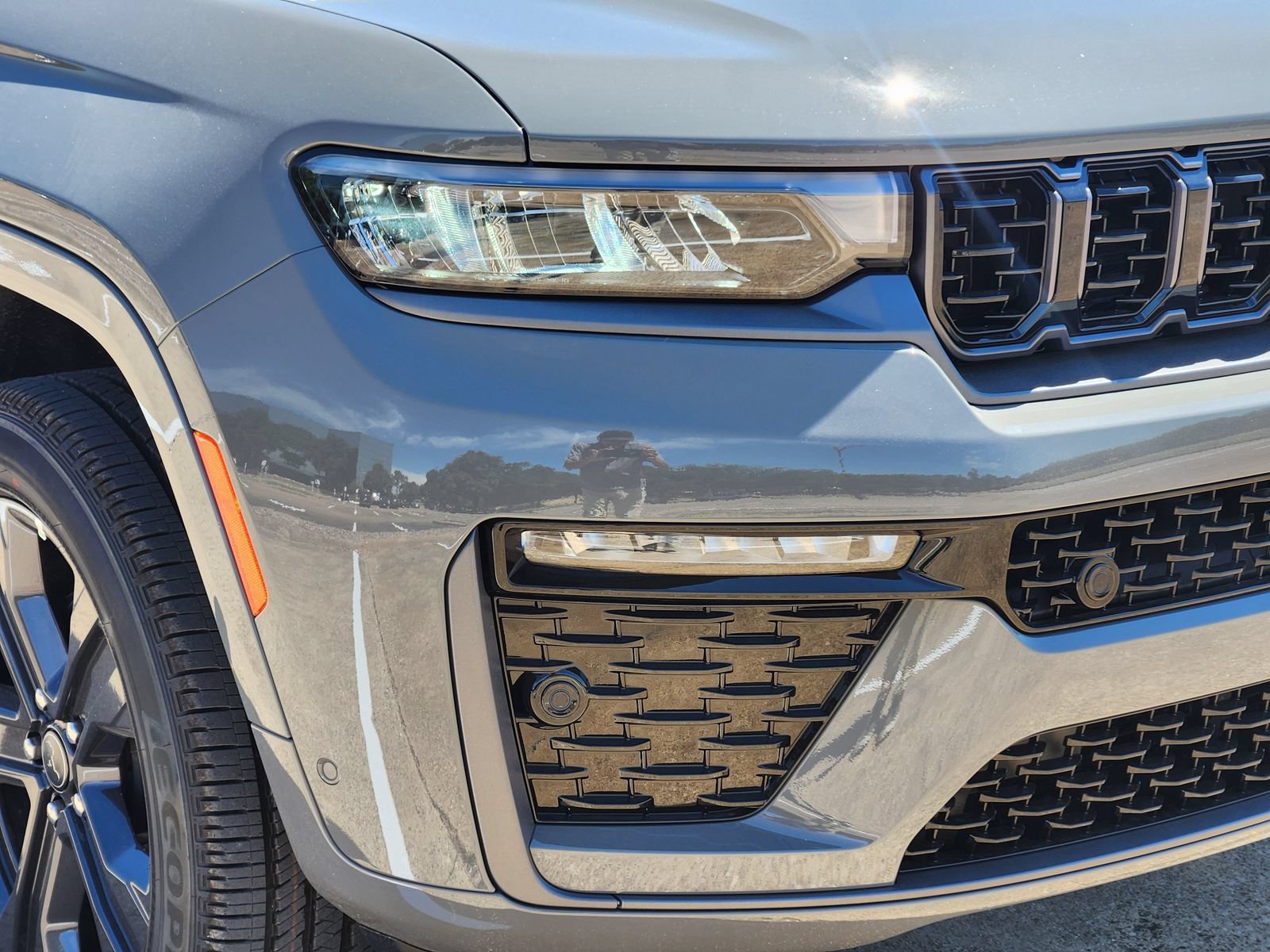 New 2027 Jeep Grand Cherokee Limited AWD/4WD image 14