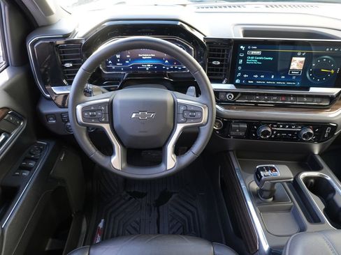 Used 2024 Chevrolet Silverado 1500 LT Trail Boss w/ Convenience Package II image 21