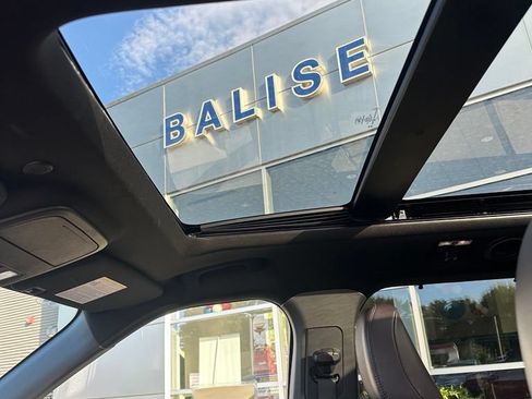 Used 2025 Ford Explorer Platinum AWD/4WD image 3