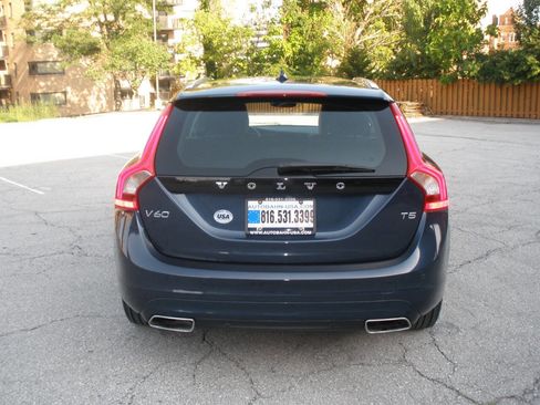 Used 2015 Volvo V60 T5 Premier image 9