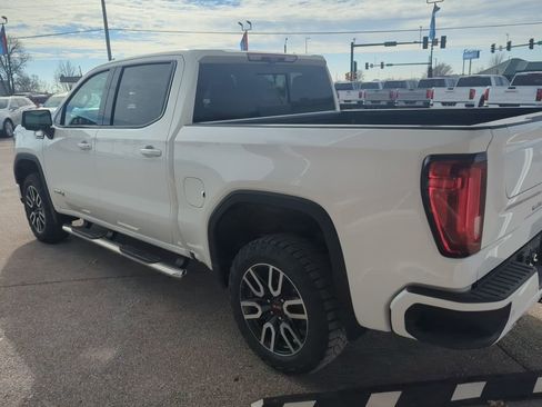 Used 2024 GMC Sierra 1500 AT4 w/ Technology Package image 5