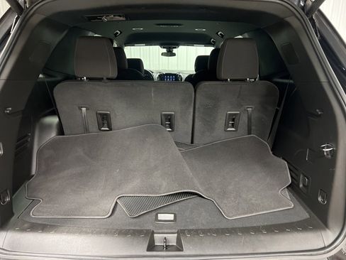 Used 2023 Chevrolet Traverse LT image 6