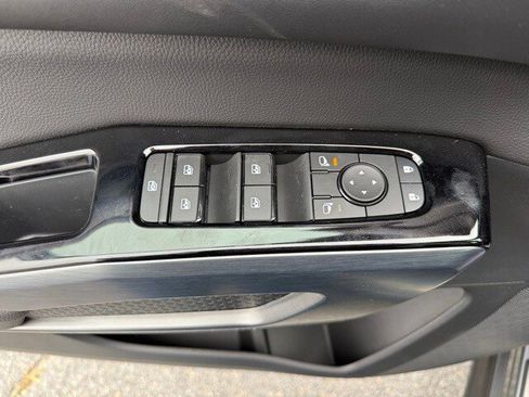 New 2025 Nissan Pathfinder SL w/ SL Premium Package image 11