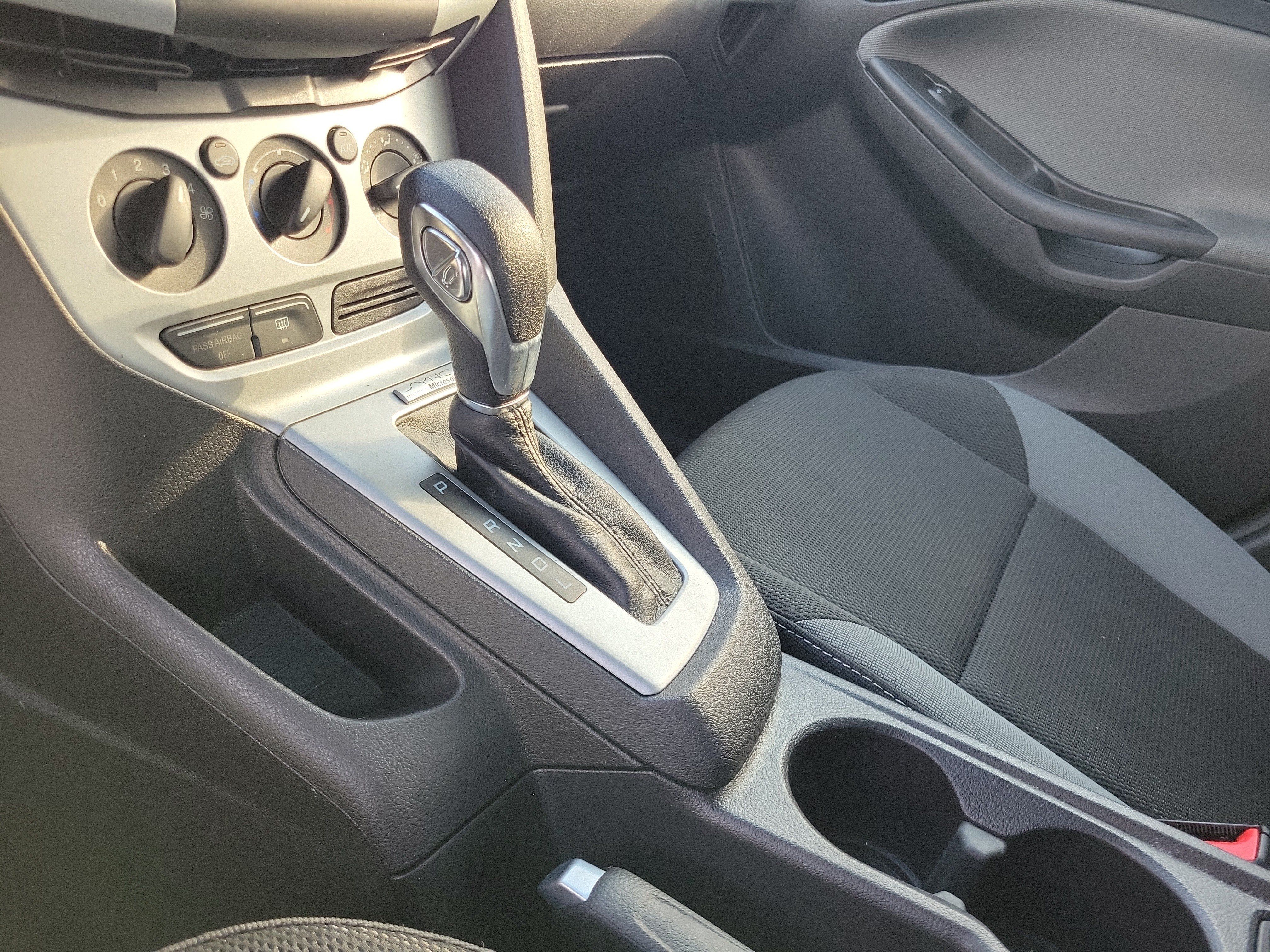 Used 2014 Ford Focus SE FWD image 29