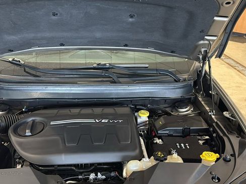 Used 2019 Jeep Cherokee Limited image 11