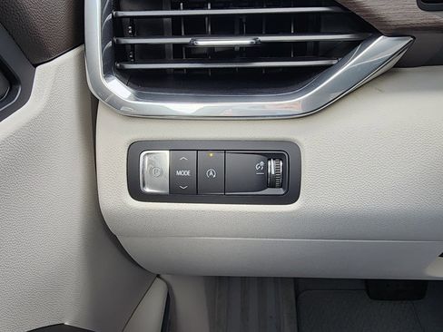 New 2026 GMC Acadia Denali w/ Super Cruise Package image 19