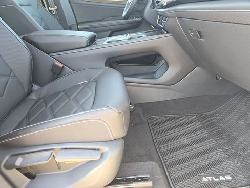 New 2026 Volkswagen Atlas SE FWD image 11