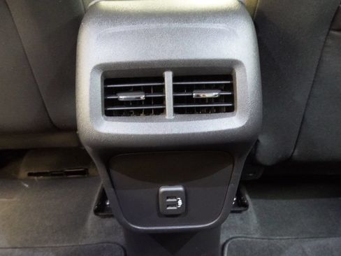 Used 2024 Chevrolet Equinox LS FWD image 29