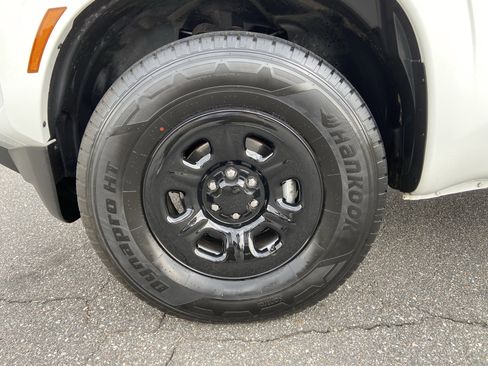 Certified 2024 Nissan Frontier S w/ Technology Package image 8