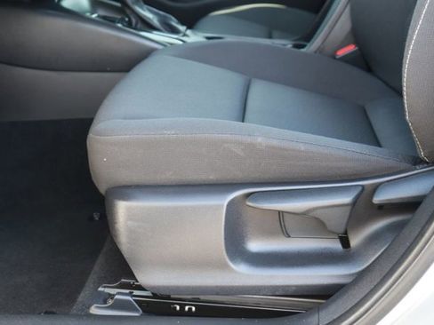 Used 2025 Toyota Corolla LE image 9